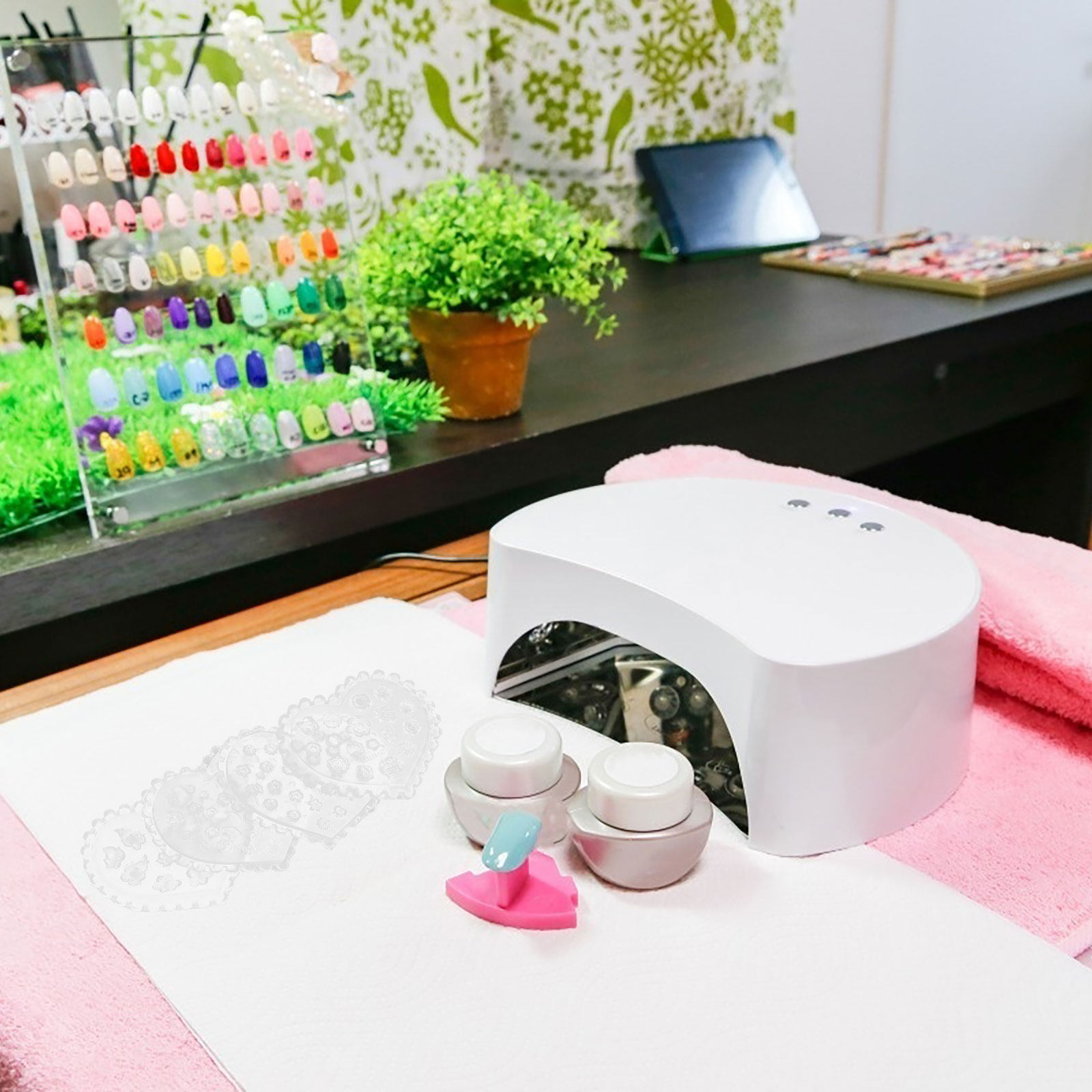 4個入り再利用可能なシリコン製フラワーネイルアートモールド、 - Art Craft Flower Making のレビューと価格